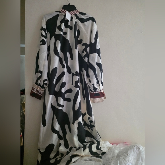 H&M Special Edition Loose Fit Dress Long Sleeves Cream Black Red Nwt - Picture 2 of 16